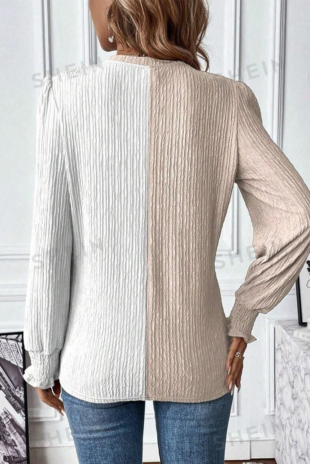 White Solid Shirred V-Neck Shift Blouse