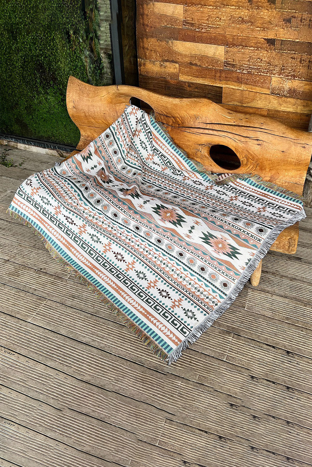 Bright White 130*160 Geometric Print Tassel Blanket
