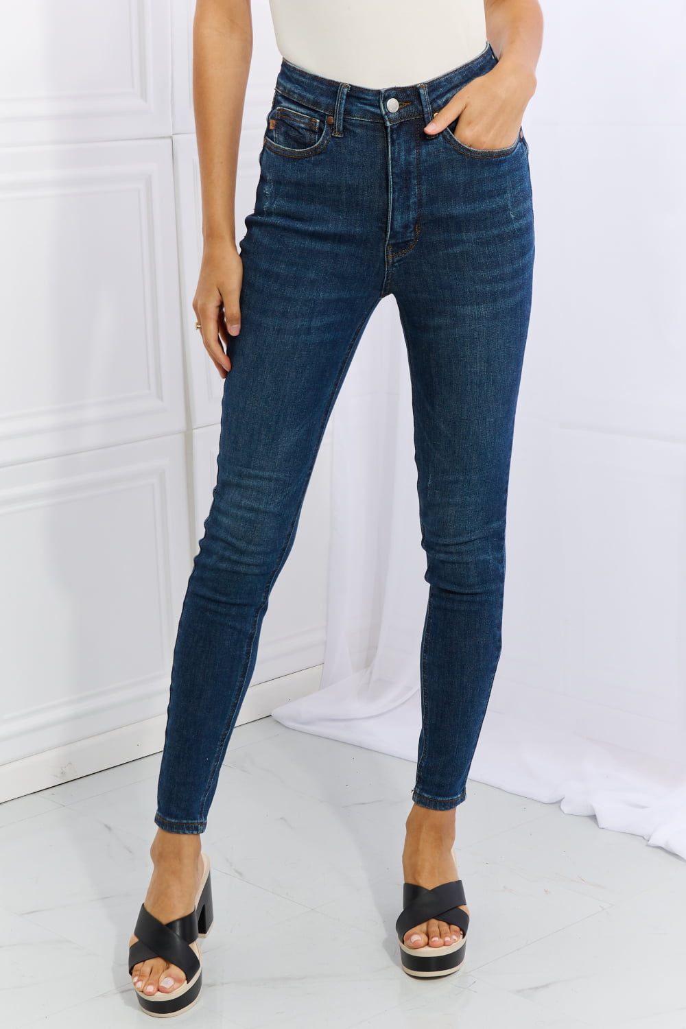 Judy Blue Emily Full Size High Waisted Tummy Control Skinny Jeans