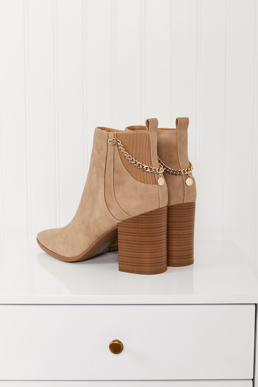Fortune Dynamic Date Night Dreams Elastic Back Chain Detail Booties
