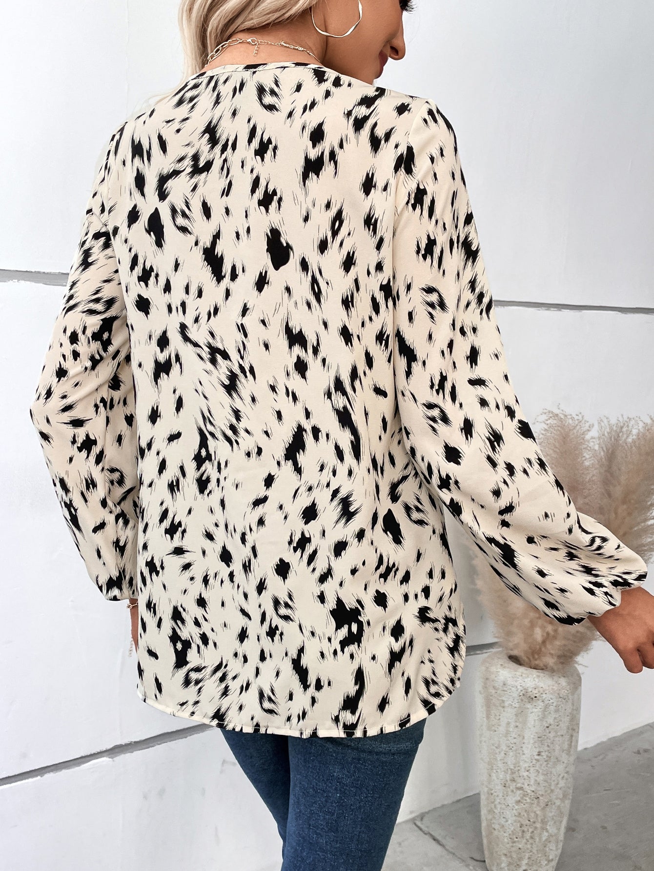 Printed V-Neck Long Sleeve Blouse